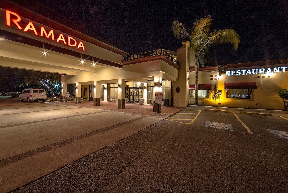 Ramada Houston Intercontinental Airport East Humble Hotels Tx 77338 Exterior Of Ramada Houston Intercontinental Airport East Hotel In Humble Texas