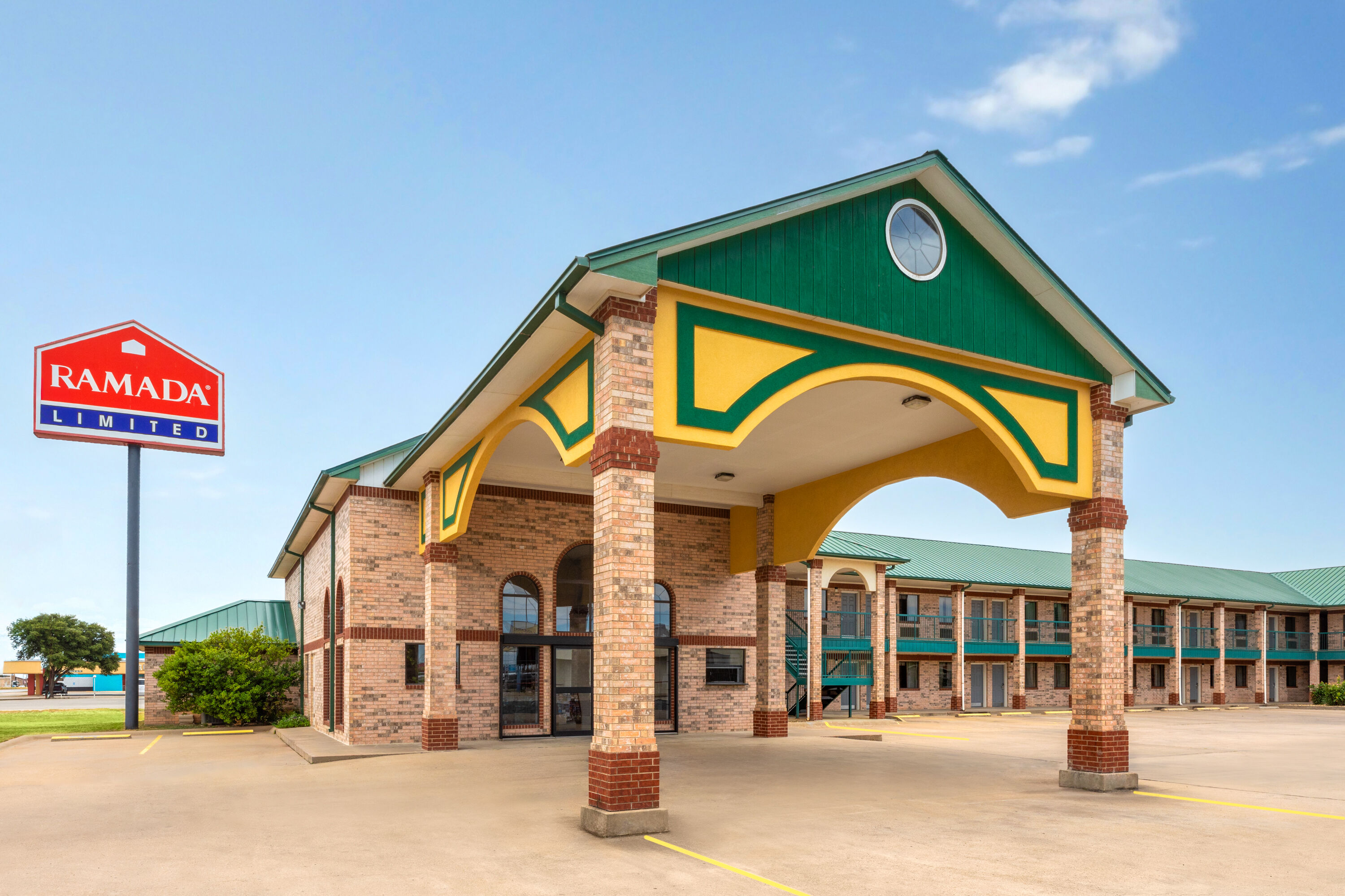 Exterior Day Image of Ramada Limited San Angelo hotel in San Angelo, Texas