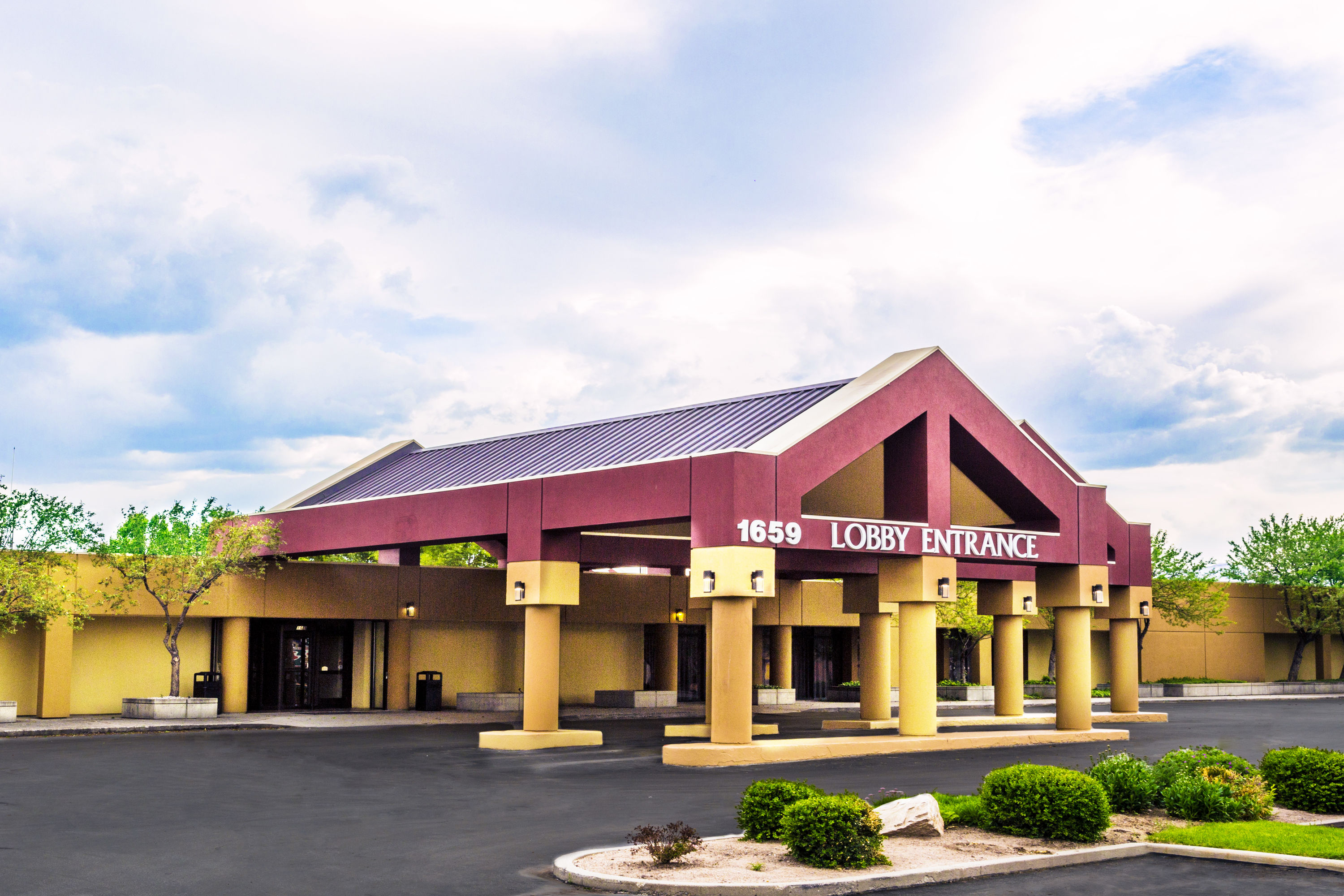 Ramada By Wyndham Salt Lake City North Temple Salt Lake