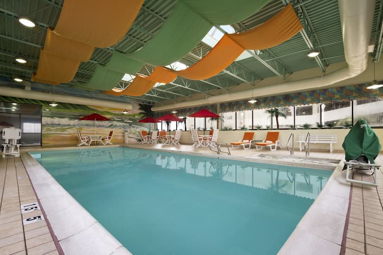Ramada By Wyndham Virginia Beach Oceanfront Hotels Pool At The Ramada By Wyndham Virginia Beach Oceanfront In