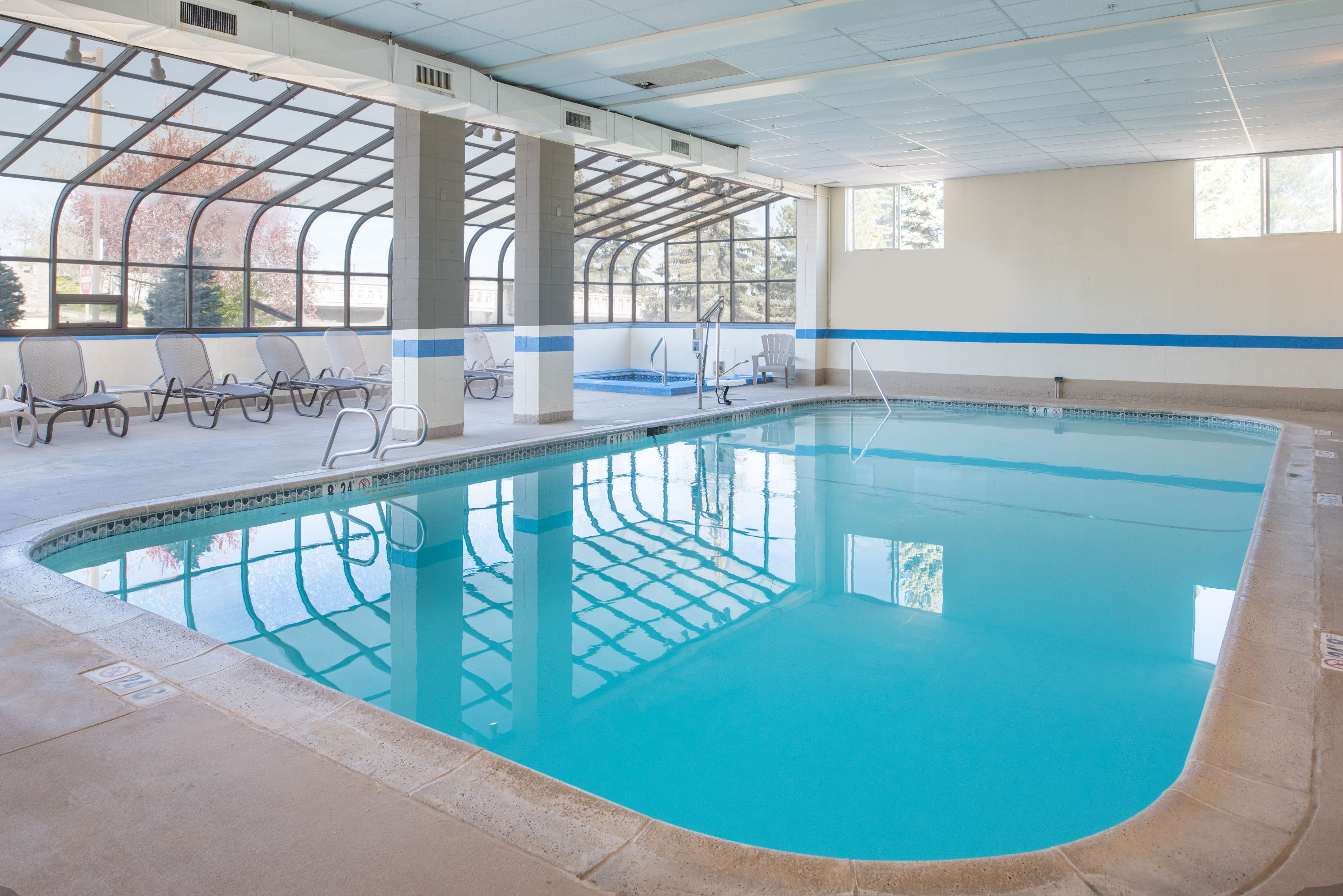 Shadle Pool Ramada by Wyndham Downtown Spokane | Spokane, WA Hotels