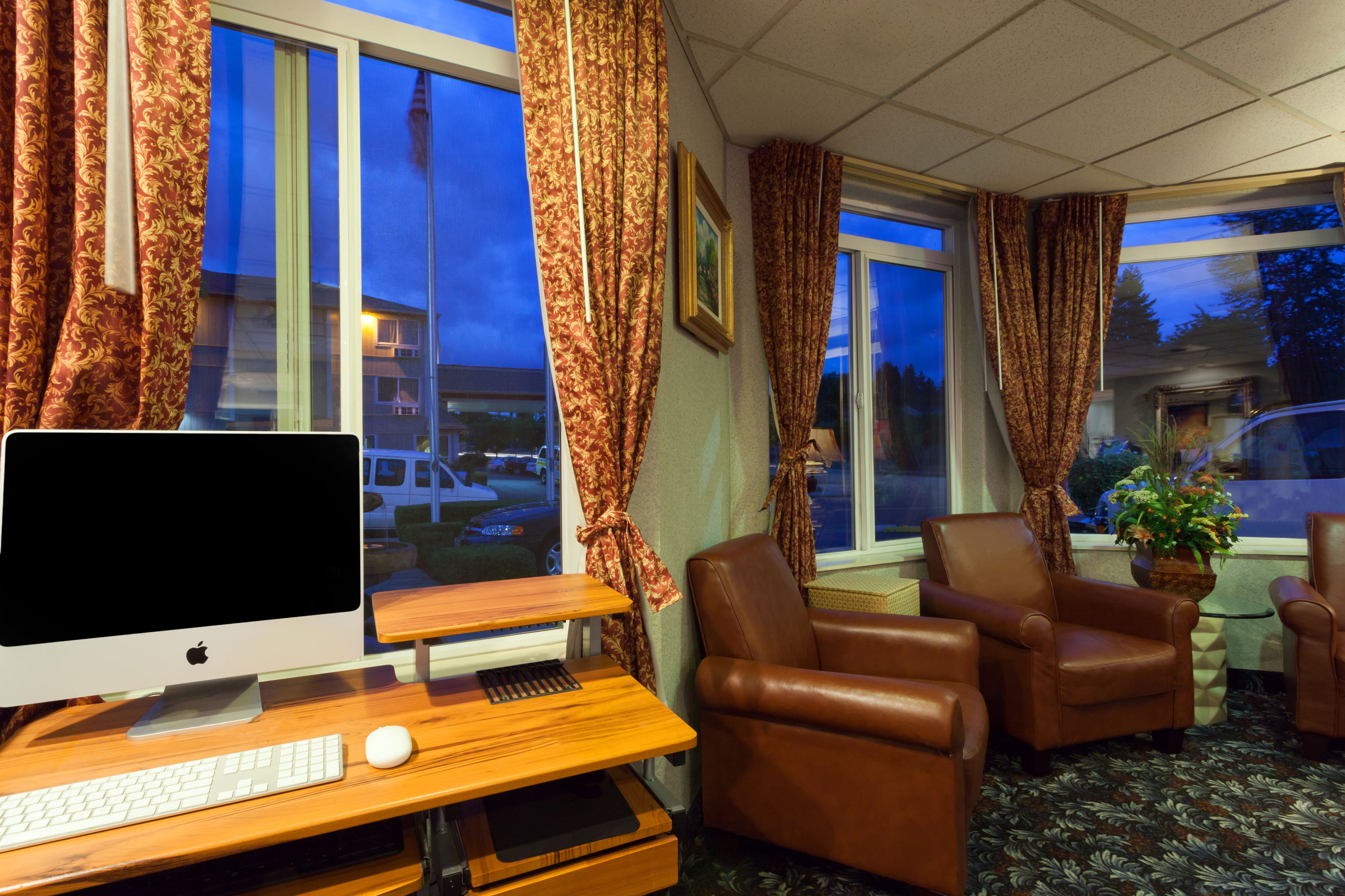 Ramada by Wyndham SeaTac Airport North business center in Tukwila, Washington