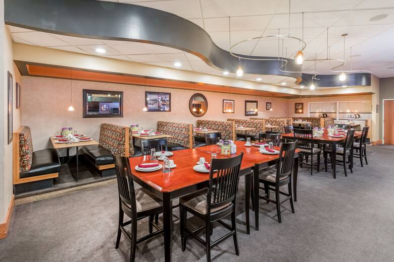 Ramada Plaza Green Bay restaurant in Green Bay, Wisconsin
