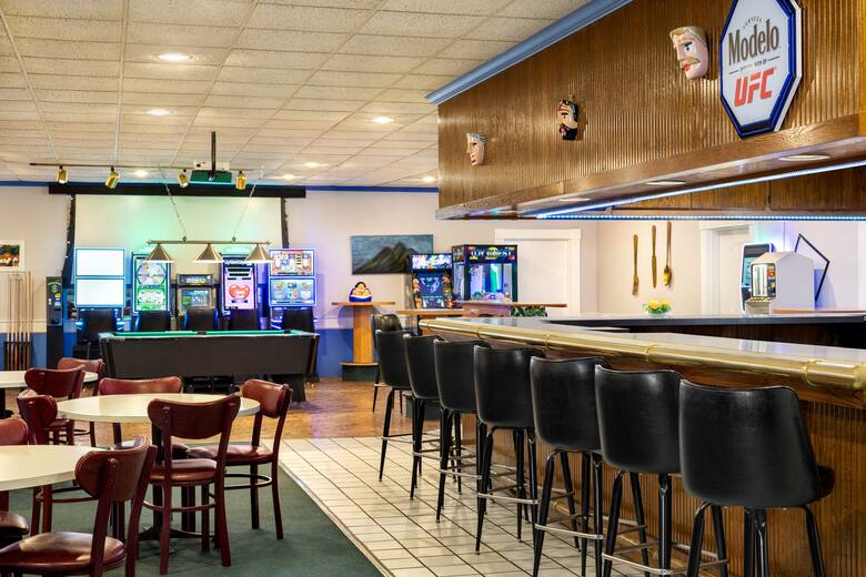 Ramada Richland Center Hotels Wi 53581 Bar At Ramada Richland Center In Wisconsin