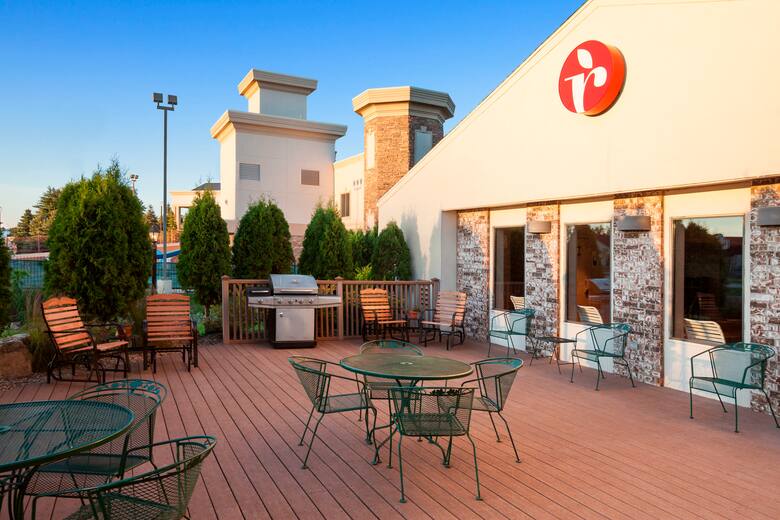 Ramada Wisconsin Dells Hotels Wi 53965 View Photos