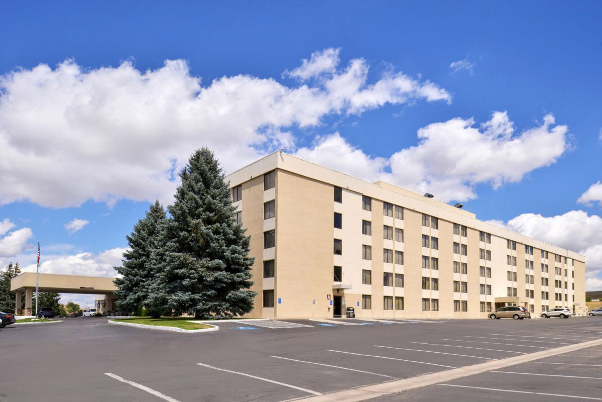 Exterior of Ramada Plaza by Wyndham Sheridan Hotel & Convention Center hotel in Sheridan, Wyoming