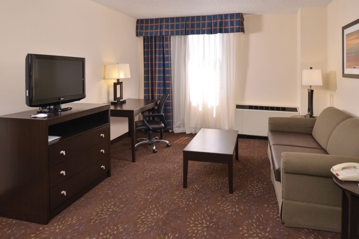 Guest room at the Ramada Plaza by Wyndham Sheridan Hotel & Convention Center in Sheridan, Wyoming