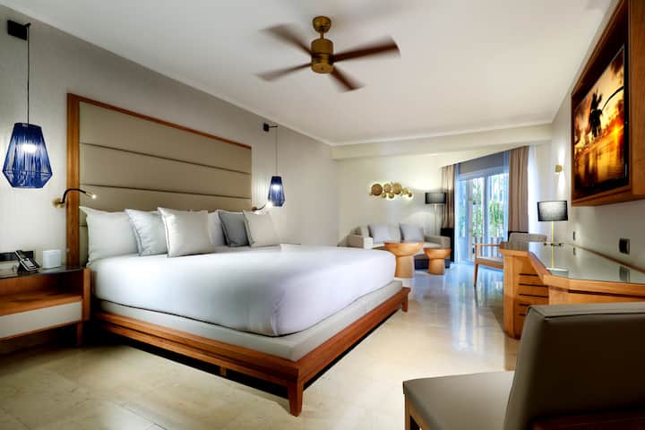 Guest room at the Grand Palladium Select Bavaro, All Inclusive Resort & Spa in Punta Cana, Other than US/Canada