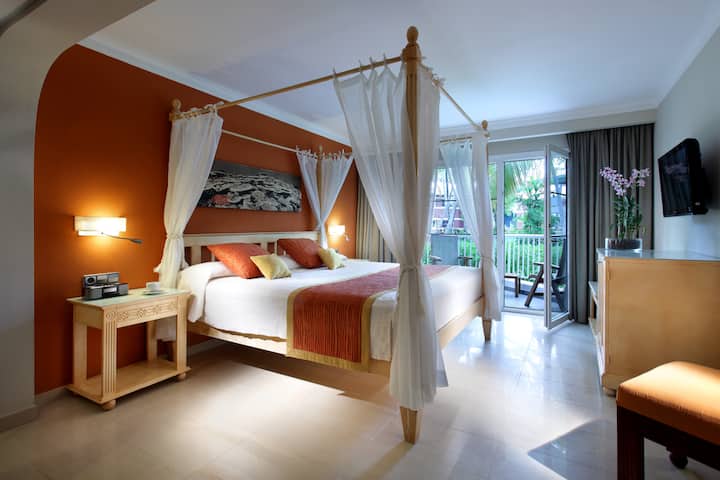 Guest room at the Grand Palladium Select Bavaro, All Inclusive Resort & Spa in Punta Cana, Other than US/Canada