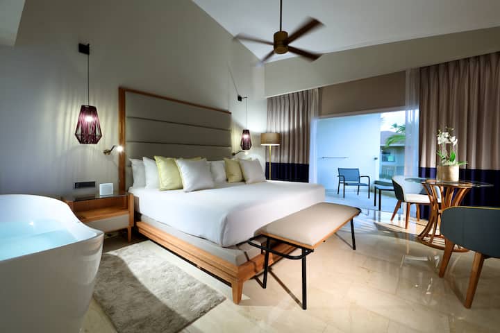 Guest room at the Grand Palladium Select Bavaro, All Inclusive Resort & Spa in Punta Cana, Other than US/Canada