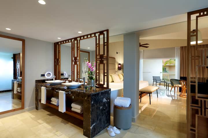 Guest room at the Grand Palladium Select Bavaro, All Inclusive Resort & Spa in Punta Cana, Other than US/Canada