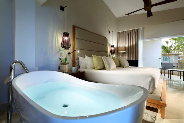 Guest room at the Grand Palladium Select Bavaro, All Inclusive Resort & Spa in Punta Cana, Other than US/Canada