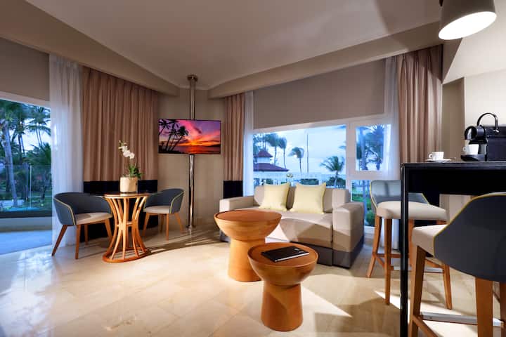 Guest room at the Grand Palladium Select Bavaro, All Inclusive Resort & Spa in Punta Cana, Other than US/Canada