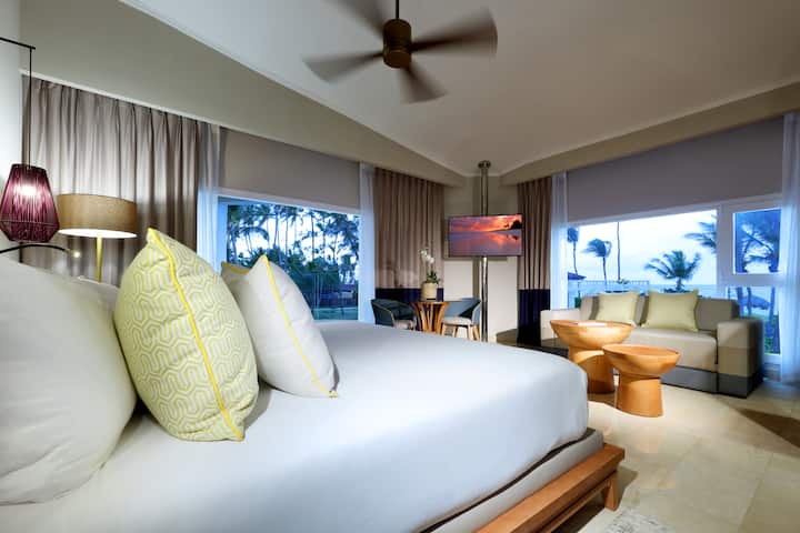 Guest room at the Grand Palladium Select Bavaro, All Inclusive Resort & Spa in Punta Cana, Other than US/Canada