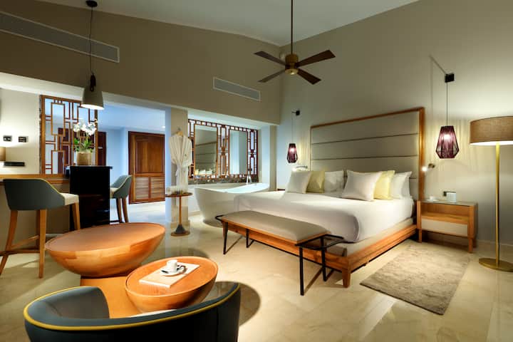 Guest room at the Grand Palladium Select Bavaro, All Inclusive Resort & Spa in Punta Cana, Other than US/Canada