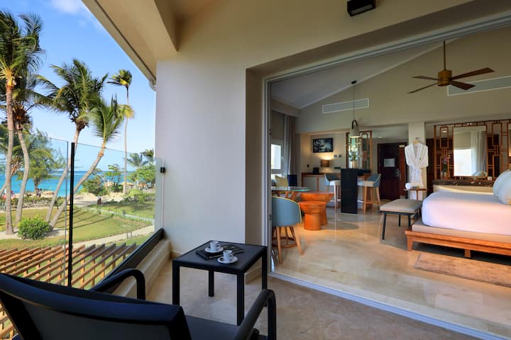 Guest room at the Grand Palladium Select Bavaro, All Inclusive Resort & Spa in Punta Cana, Other than US/Canada