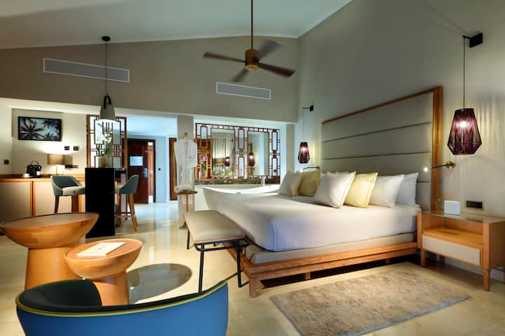 Guest room at the Grand Palladium Select Bavaro, All Inclusive Resort & Spa in Punta Cana, Other than US/Canada