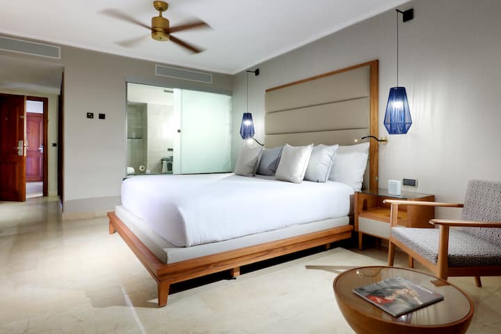 Guest room at the Grand Palladium Select Bavaro, All Inclusive Resort & Spa in Punta Cana, Other than US/Canada