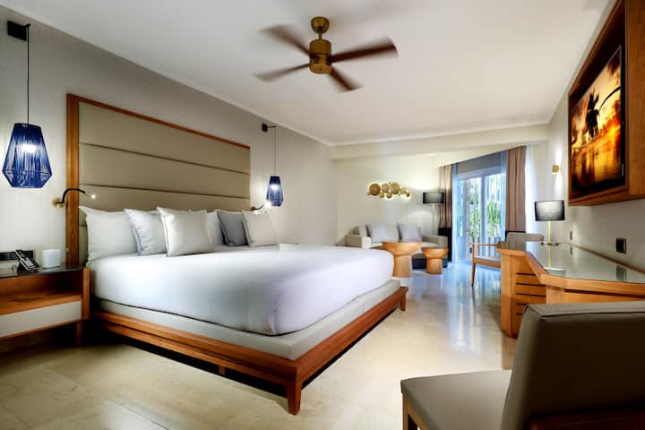 Guest room at the Grand Palladium Select Bavaro, All Inclusive Resort & Spa in Punta Cana, Other than US/Canada