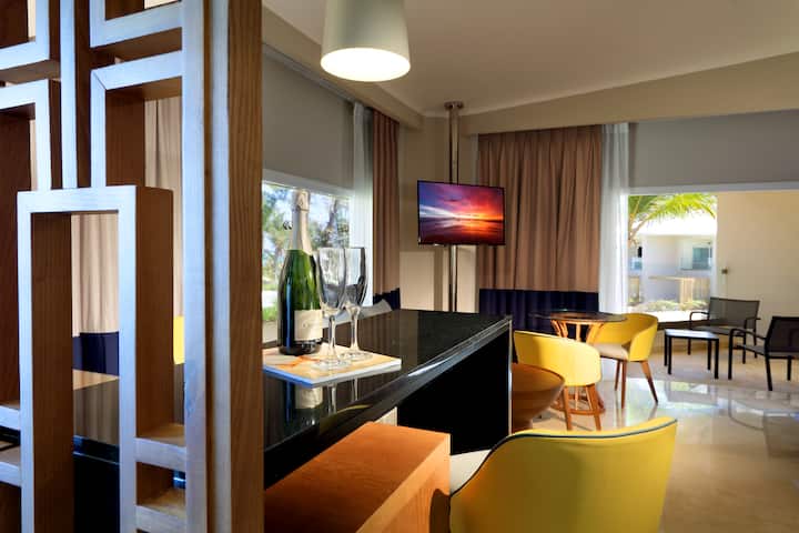 Guest room at the Grand Palladium Select Bavaro, All Inclusive Resort & Spa in Punta Cana, Other than US/Canada