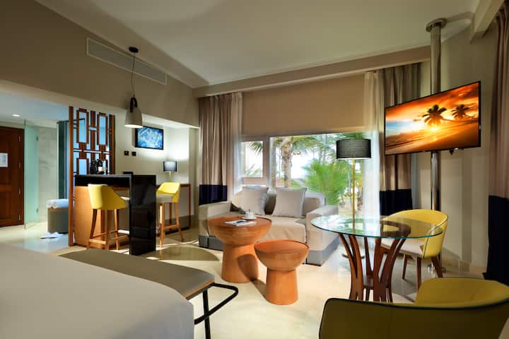 Guest room at the Grand Palladium Select Bavaro, All Inclusive Resort & Spa in Punta Cana, Other than US/Canada