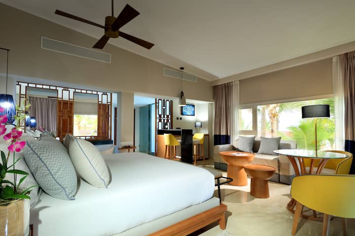 Guest room at the Grand Palladium Select Bavaro, All Inclusive Resort & Spa in Punta Cana, Other than US/Canada