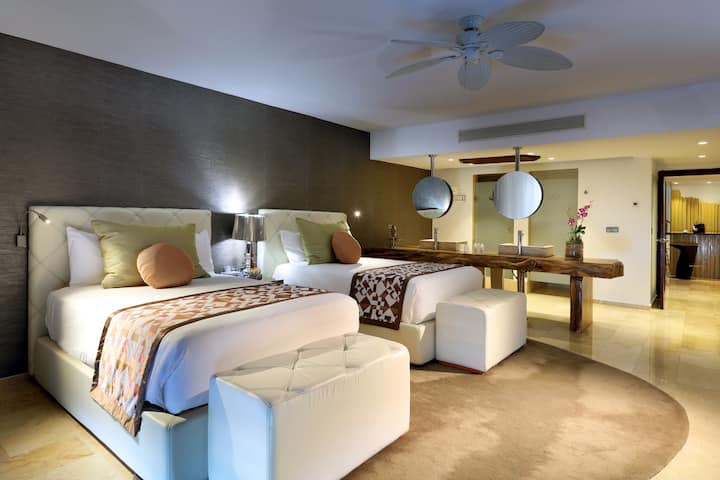 Guest room at the Grand Palladium Select Bavaro, All Inclusive Resort & Spa in Punta Cana, Other than US/Canada