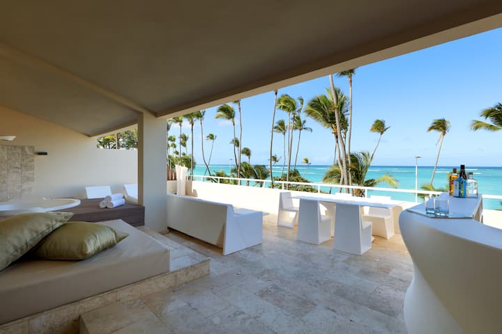Guest room at the Grand Palladium Select Bavaro, All Inclusive Resort & Spa in Punta Cana, Other than US/Canada