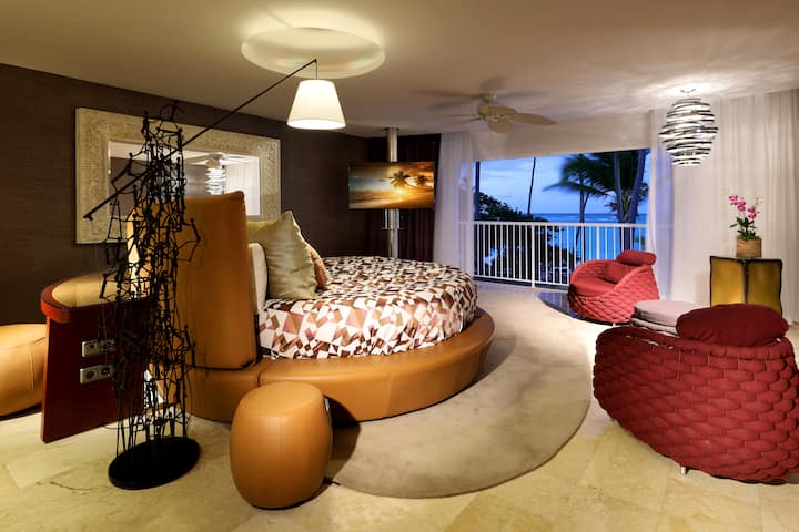 Guest room at the Grand Palladium Select Bavaro, All Inclusive Resort & Spa in Punta Cana, Other than US/Canada