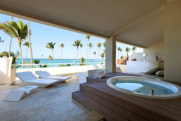 Guest room at the Grand Palladium Select Bavaro, All Inclusive Resort & Spa in Punta Cana, Other than US/Canada