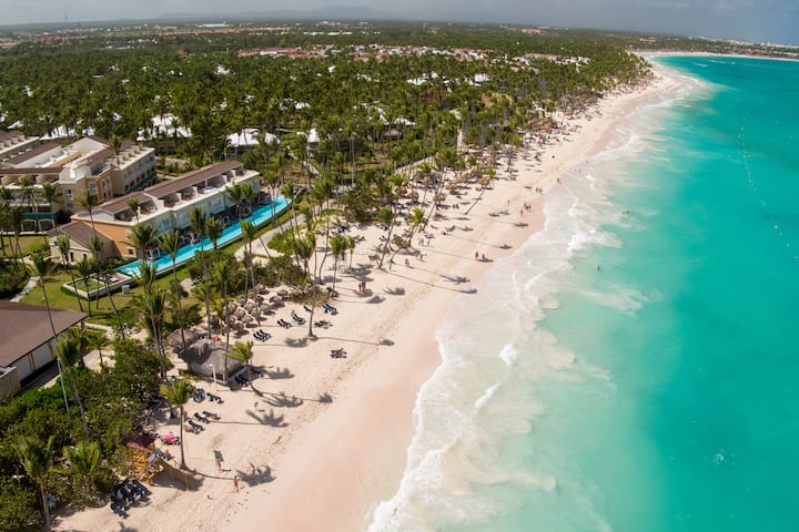 Exterior of Grand Palladium Punta Cana, All Inclusive Resort & Spa hotel in Punta Cana, Other than US/Canada