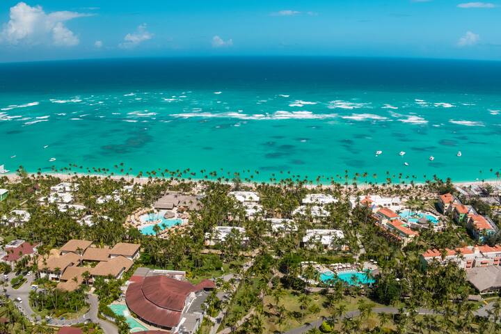 Exterior of Grand Palladium Punta Cana, All Inclusive Resort & Spa hotel in Punta Cana, Other than US/Canada