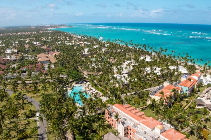 Exterior of Grand Palladium Punta Cana, All Inclusive Resort & Spa hotel in Punta Cana, Other than US/Canada