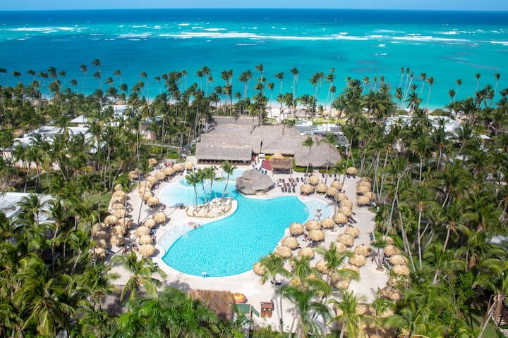 Exterior of Grand Palladium Punta Cana, All Inclusive Resort & Spa hotel in Punta Cana, Other than US/Canada