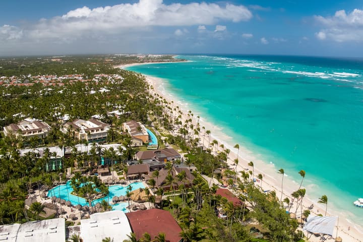 Exterior of Grand Palladium Punta Cana, All Inclusive Resort & Spa hotel in Punta Cana, Other than US/Canada