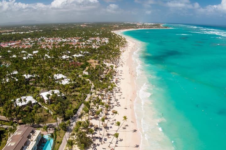 Exterior of Grand Palladium Punta Cana, All Inclusive Resort & Spa hotel in Punta Cana, Other than US/Canada
