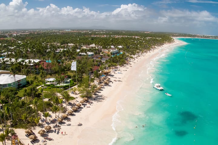 Exterior of Grand Palladium Punta Cana, All Inclusive Resort & Spa hotel in Punta Cana, Other than US/Canada
