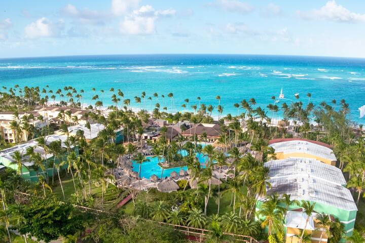 Exterior of Grand Palladium Punta Cana, All Inclusive Resort & Spa hotel in Punta Cana, Other than US/Canada