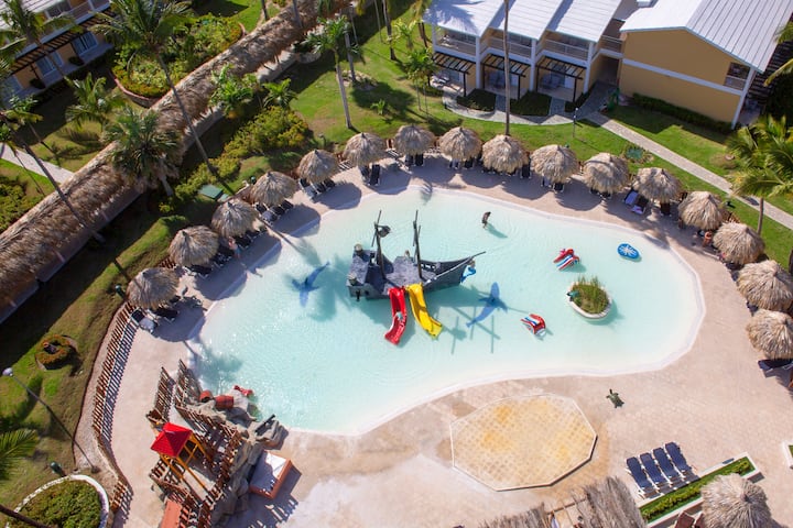 Exterior of Grand Palladium Punta Cana, All Inclusive Resort & Spa hotel in Punta Cana, Other than US/Canada