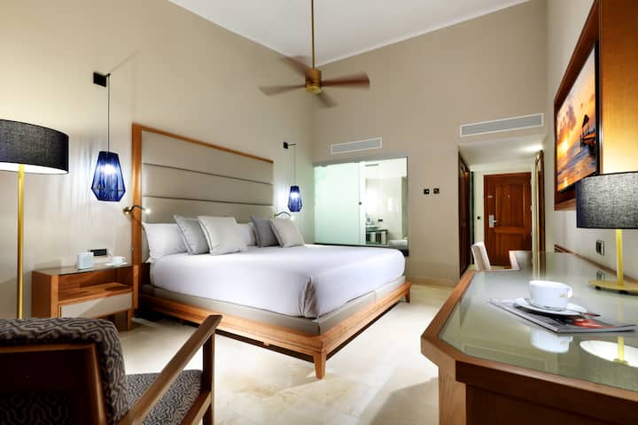 Guest room at the Grand Palladium Punta Cana, All Inclusive Resort & Spa in Punta Cana, Other than US/Canada