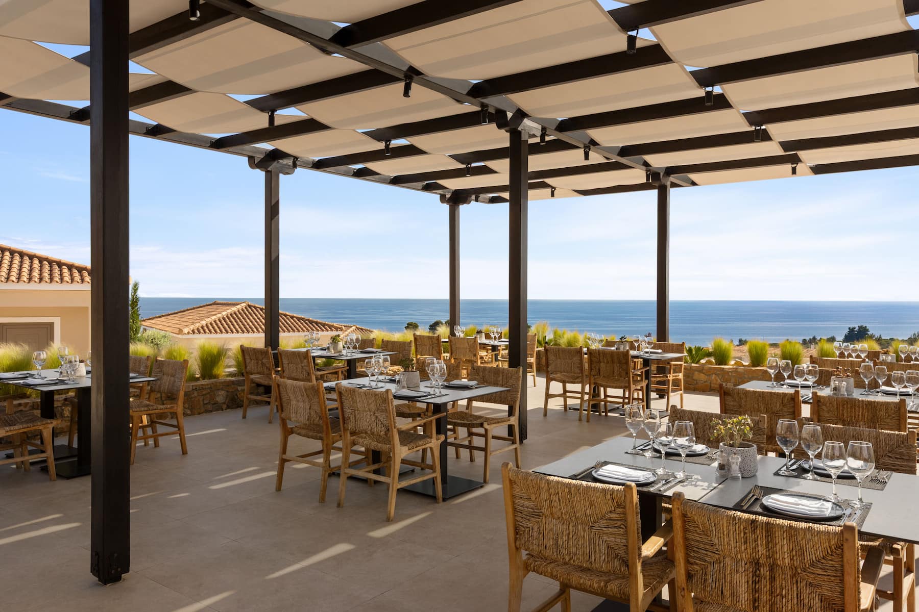 Ajul Luxury Hotel & Spa Resort, A Registry Collection Hotel restaurant in Agia Paraskevi Chalikidi, Other than US/Canada