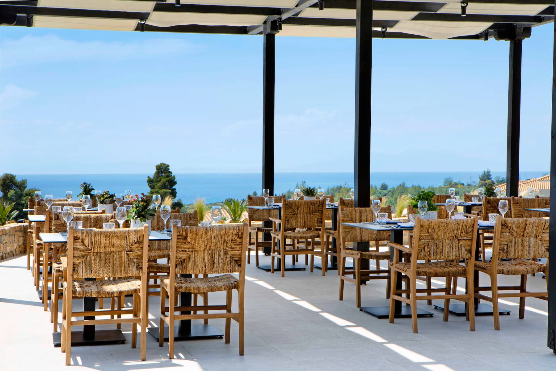 Ajul Luxury Hotel & Spa Resort, A Registry Collection Hotel restaurant in Agia Paraskevi Chalikidi, Other than US/Canada