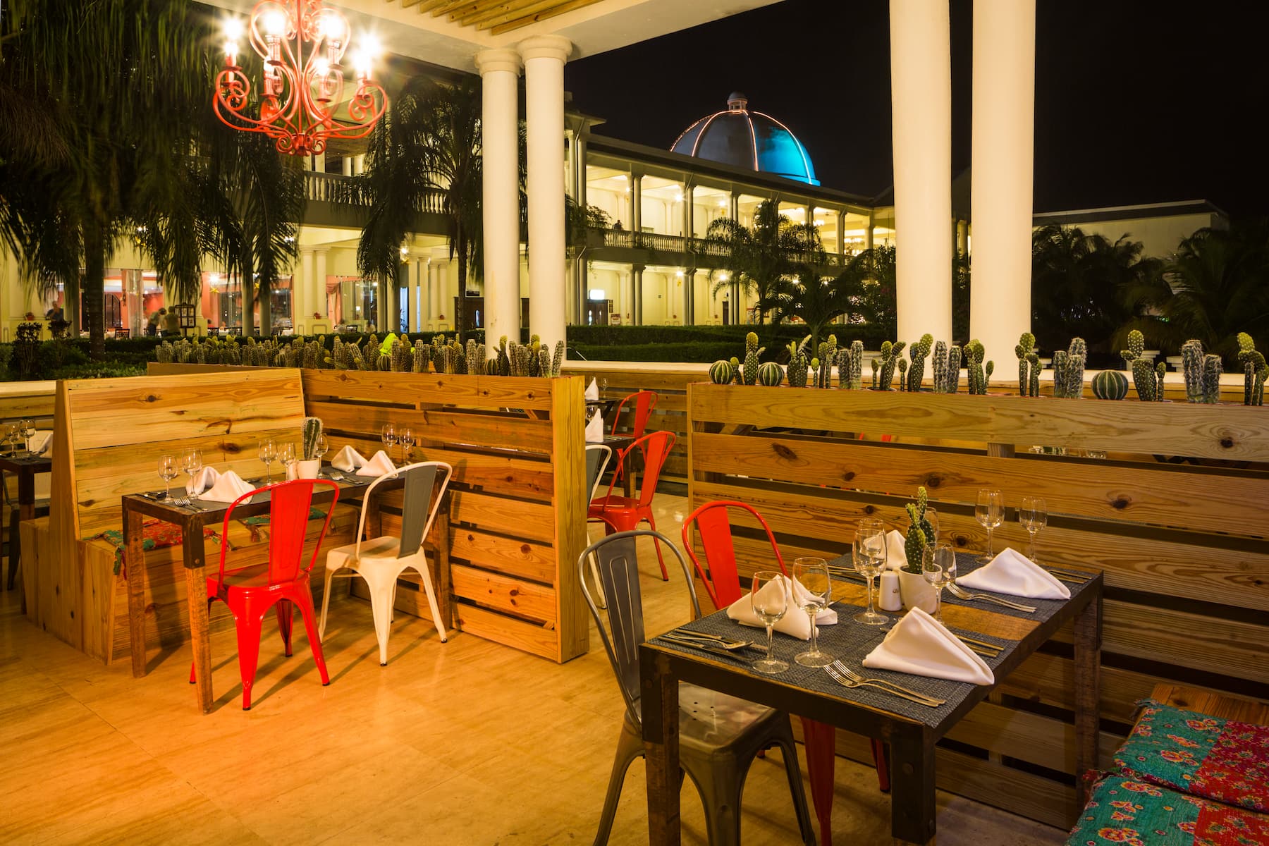 Grand Palladium Jamaica, All Inclusive Resort & Spa restaurant in Montego Bay, Other than US/Canada