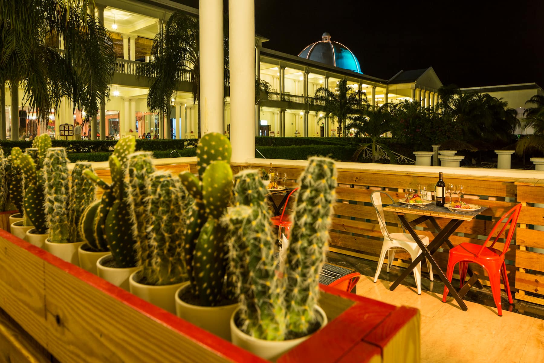 Grand Palladium Jamaica, All Inclusive Resort & Spa restaurant in Montego Bay, Other than US/Canada