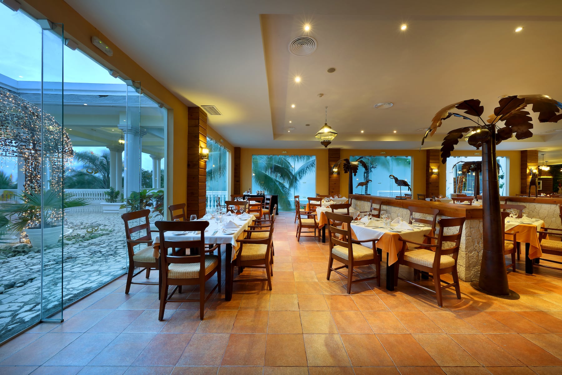 Grand Palladium Jamaica, All Inclusive Resort & Spa restaurant in Montego Bay, Other than US/Canada