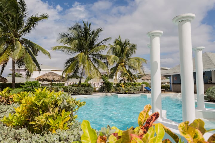 Pool at the Grand Palladium Lady Hamilton, All Inclusive Resort & Spa in Montego Bay, Other than US/Canada