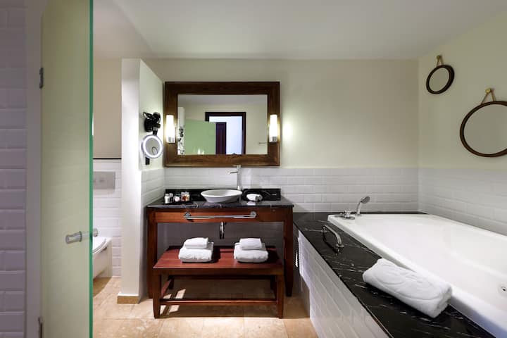 Grand Palladium Lady Hamilton, All Inclusive Resort & Spa suite in Montego Bay, Other than US/Canada