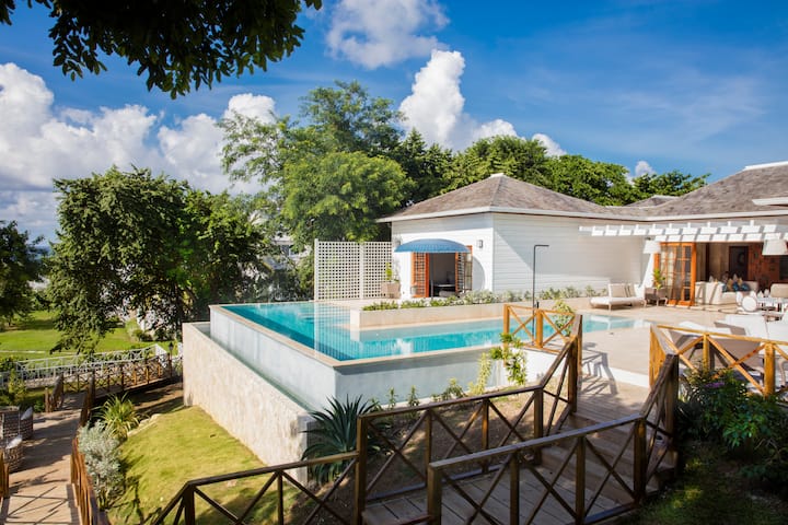 Grand Palladium Lady Hamilton, All Inclusive Resort & Spa suite in Montego Bay, Other than US/Canada