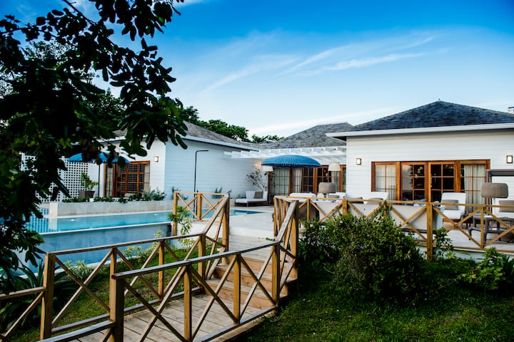 Grand Palladium Lady Hamilton, All Inclusive Resort & Spa suite in Montego Bay, Other than US/Canada