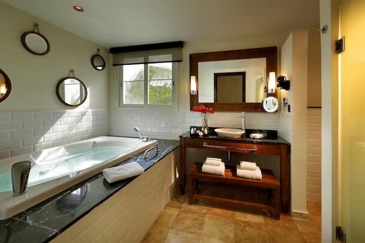 Grand Palladium Lady Hamilton, All Inclusive Resort & Spa suite in Montego Bay, Other than US/Canada